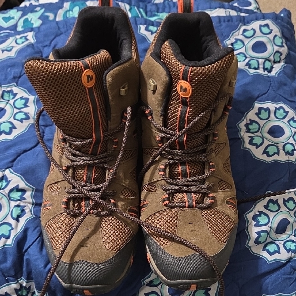 Merrell Deverta Mid Waterproof Hiking Boots